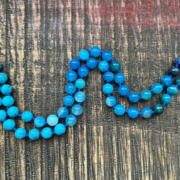 108 bead turquoise, glass and lapis mala - Picture 4 of 5